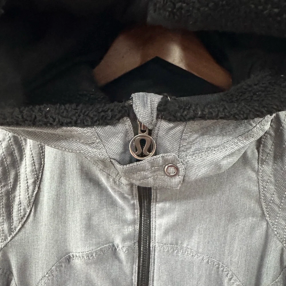 Lululemon Jacket Womens‎ 4 Gray Apres Run Anorak Full Zip Hood Outdoor Running